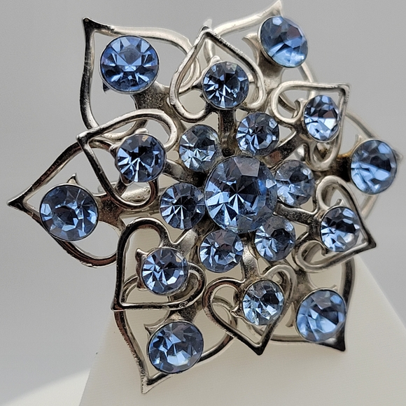 Cute Vintage Mid Century Silver Tone with Icy Blue Rhinestone Brooch - Picture 3 of 12